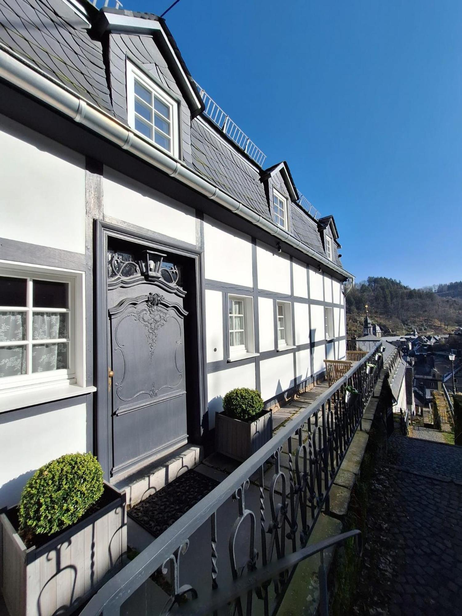 Stachelburg Appartement Monschau Buitenkant foto