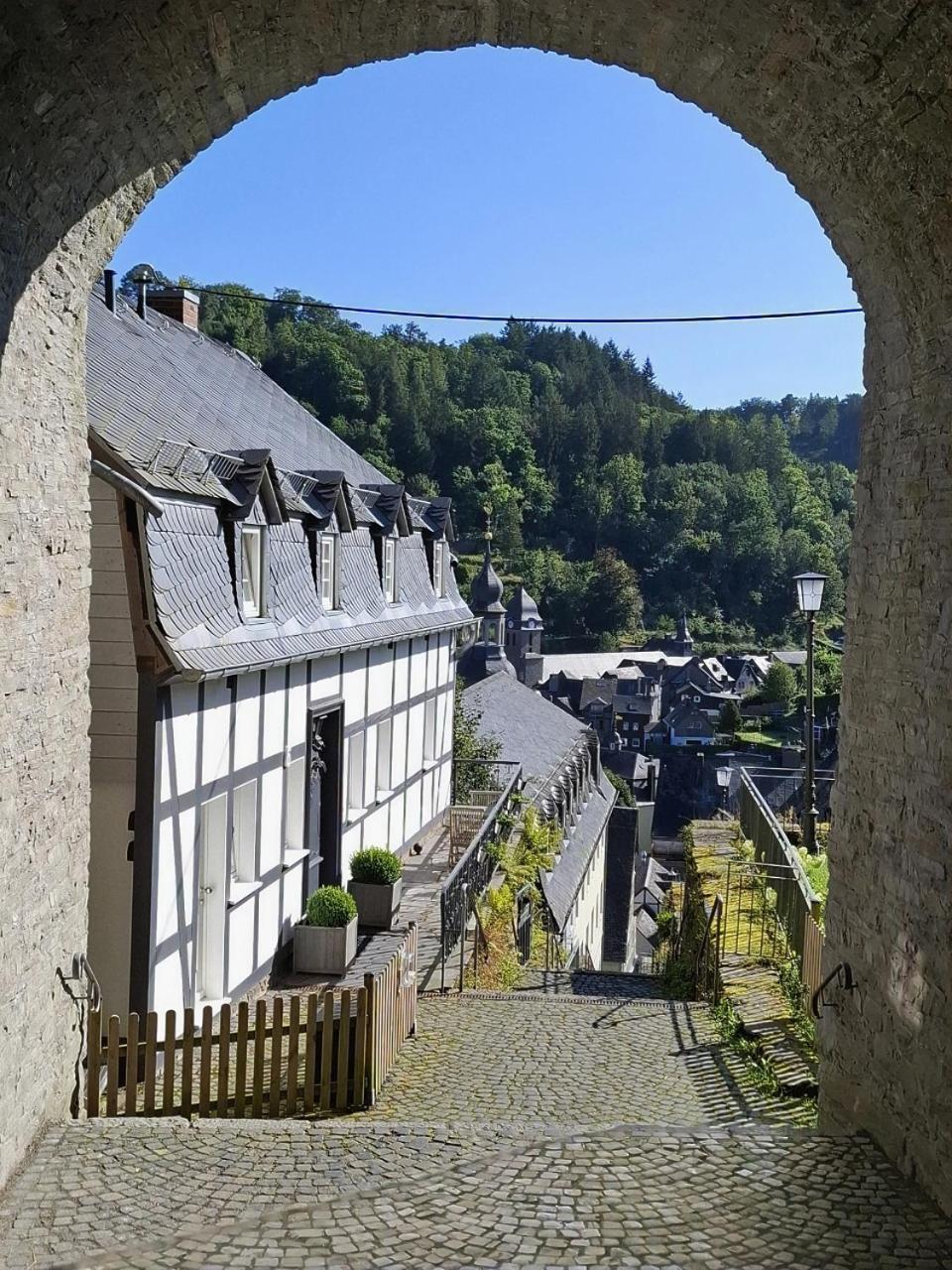 Stachelburg Appartement Monschau Buitenkant foto